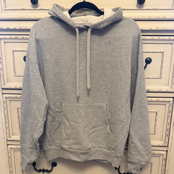ALO Yoga Men's Light Gray Hoodie - Picture 1 of 5